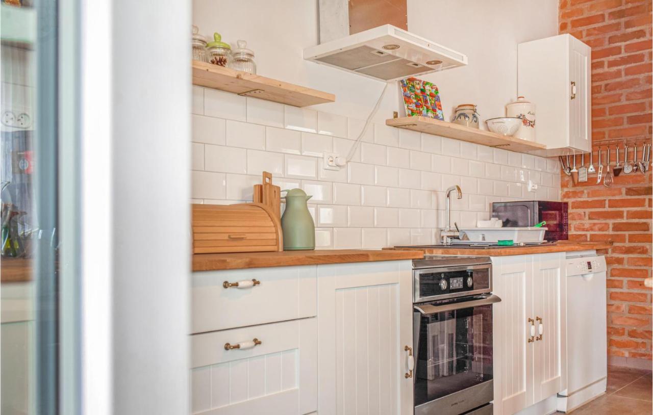 Nice Home In Nowe Warpno With Kitchen Exterior foto